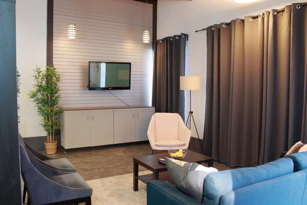 Apartment #b, Industrial Styling, Ac
