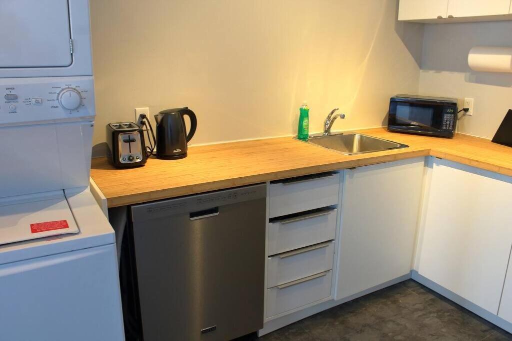 #b, Industrial Styling, Ac Apartment *